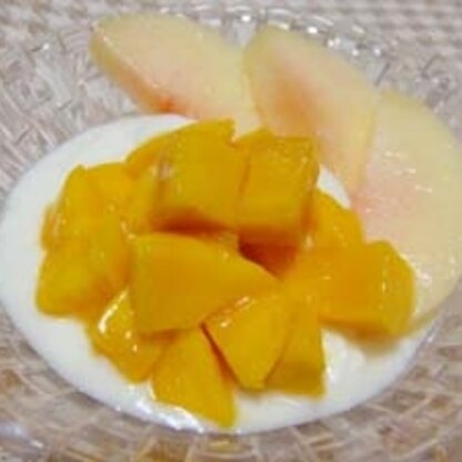 冷凍のマンゴーで<(_ _)>と桃で代用して作りました・・毎日ヨーグルトを食べているのでフルーツのトッピングは好き～(*´꒳`*)美味しかったですo(^-^)o
